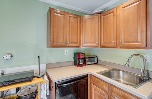 Waterbury House | Charming Connecticut Retreat Near Museums & Hiking