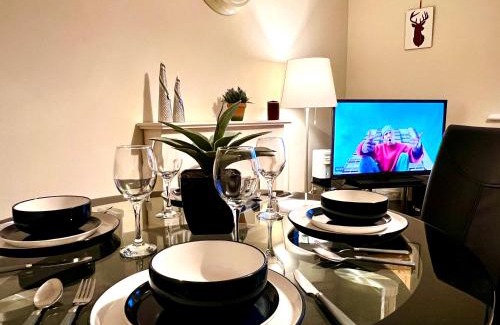 Paisley Apartment | Charming, Cosy Escape with Quick Access to Glasgow