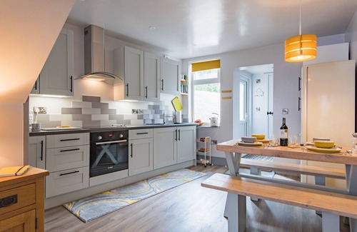 Dover Cottage | Charming cottage in a great location in Dover, just 10 minutes walk from the beach