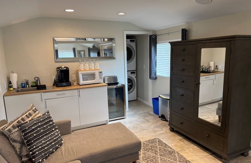 Speer Cottage | Charming cottage in Denver, near Broadway and the Baker district