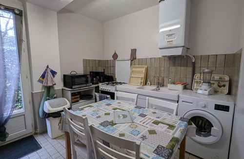 Villemurlin Cottage | Charming Cottage in Tranquil Village with Private Parking and Baby Equipment