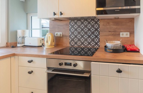 Robertville Cottage | Charming Cottage Near Lake