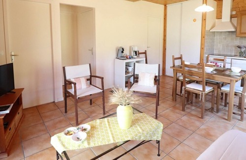 Siran Cottage | Charming Cottage Near Gorges de la Cère, Terrace, Wi-Fi, BBQ, Pet Friendly