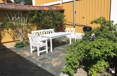 Holo Cabin | Charming cottage on horse farm with lake and sauna