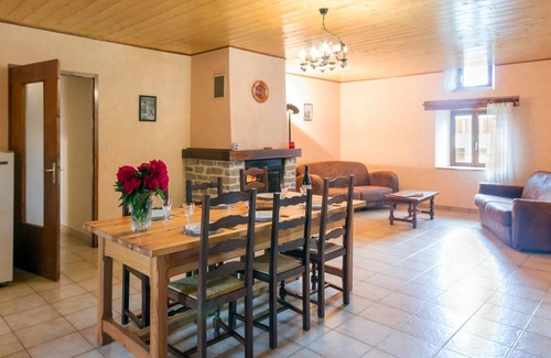 Sauvain Cottage | Charming cottage with fireplace, pets allowed, near ski slopes