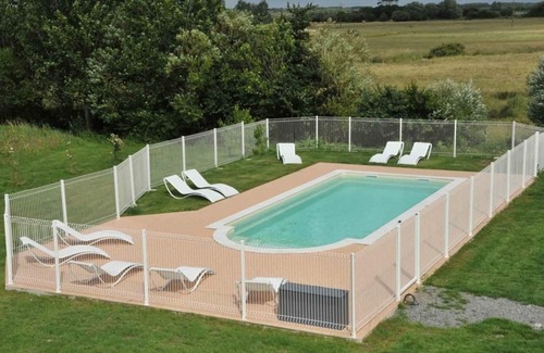 Soullans Cottage | Charming Cottage with Private Spa, Heated Pool, and Fishing Dock, Ideal for Families and Pets