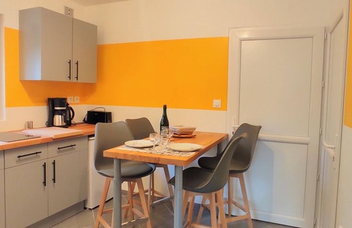 Loueuse Cottage | Charming Cottage with Garden, Wi-Fi, BBQ, and Equestrian Facilities in Scenic Picardie Village