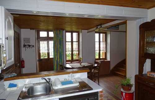 Hyds Cottage | Charming Cottage with Terrace, Garden, and Fireplace Near Thermal Spa