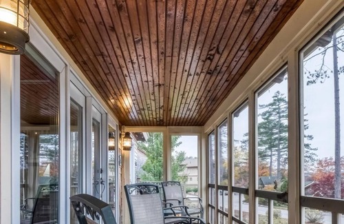 Edgecomb Cottage | Charming Cottage With Water View