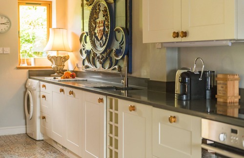 Ham House | Charming countryside cottage with large garden