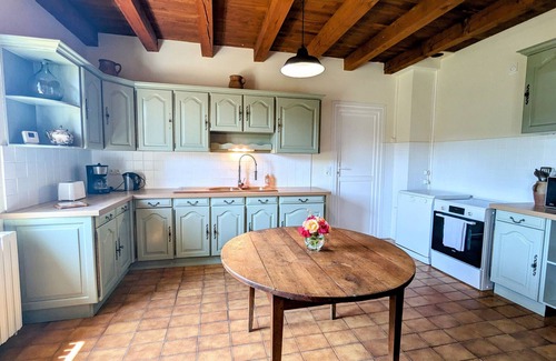 Arthon Cottage | Charming Countryside Getaway: Spacious Home with Private Garden and Easy Access to Local Attractions
