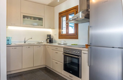 Ayia Fotia House | Charming Cretan House, Jasmine