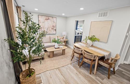 North Shore Apartment | Charming Crystal Lake Retreat