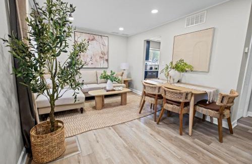 North Shore Apartment | Charming Crystal Lake Retreat