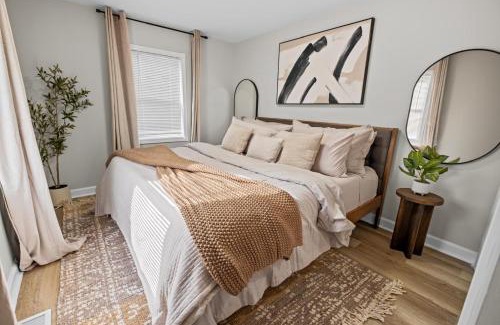 North Shore Apartment | Charming Crystal Lake Retreat