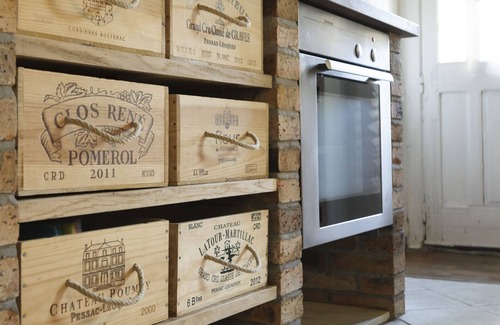 Le Mesnil-Tove Cottage | Charming detached country house with large garden, dogs welcome