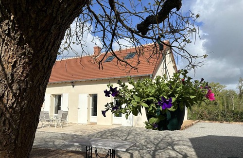 Louroux-Hodement Cottage | Charming Family Home: 6 Guests, AC, Bikes, Near Hiking Trails & Herisson, Modern Amenities