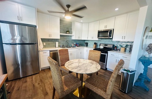 El Cerrito House | Charming Fairy Garden Cottage 15 Min from the Beach