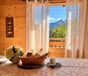 Les Clefs Ski Chalet | Charming family Chalet for 8 people, with private Hot Tub