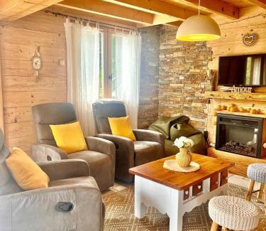 Les Clefs Ski Chalet | Charming family Chalet for 8 people, with private Hot Tub