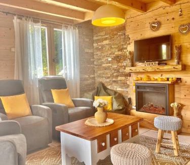 Les Clefs Ski Chalet | Charming family Chalet for 8 people, with private Hot Tub