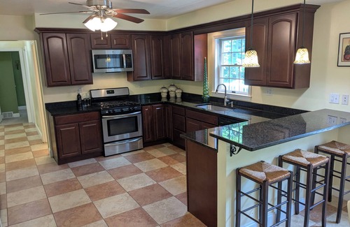 Dellslow House | Charming, family-sized house in private neighborhood. 5 mins drive to downtown!