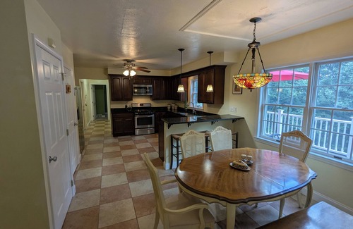 Dellslow House | Charming, family-sized house in private neighborhood. 5 mins drive to downtown!