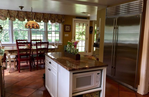 Pearl River House | Charming Farmhouse Just outside of NYC!