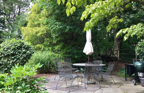 Pearl River House | Charming Farmhouse Just outside of NYC!