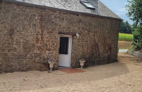 Carelles House | Charming farmhouse with exposed beams, fireplace and grounds not overlooked