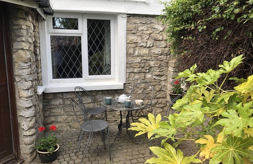 Wick Cottage | Charming four double-bedroom stone-built cottage in beautiful Vale of Glamorgan