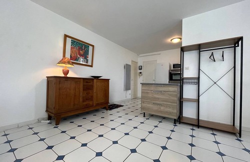 Cheray House | Charming 2BR Home in Saint-Georges-d'Oléron with Garden, Close to Shops & Cycle Paths