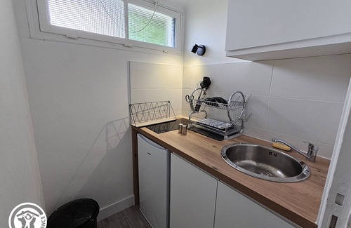 Saint-Michel-en-l'Herm Cottage | Charming Coastal Cottage for 2 near Beaches and Marais Poitevin