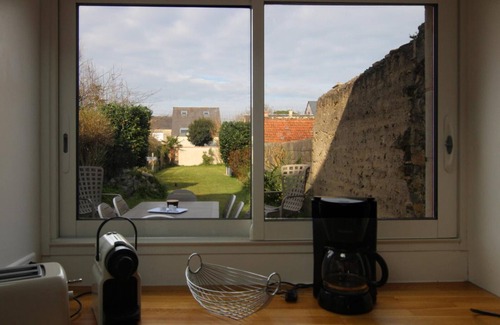 Saint-Vaast-la-Hougue Cottage | Charming house in St-Vaast-la-Hougue with enclosed garden, pets allowed