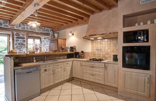 Saint-Just-en-Bas Cottage | Charming Gîte in Calm Hamlet: Fireplace, Internet, Near Skiing, Accessible, Private Garden