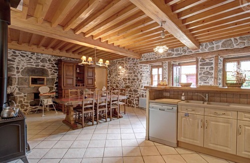 Saint-Just-en-Bas Cottage | Charming Gîte in Calm Hamlet: Fireplace, Internet, Near Skiing, Accessible, Private Garden