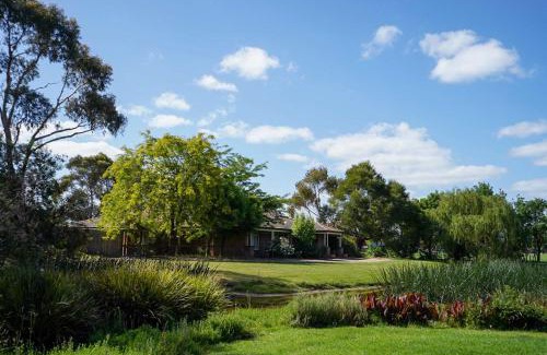 Garfield House | Charming Garfield Farm Stay 4BR Holiday Villa