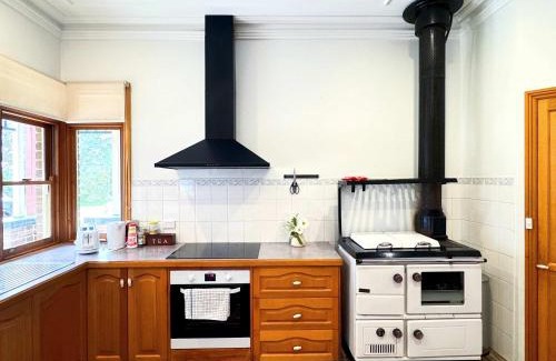 Garfield House | Charming Garfield Farm Stay 4BR Holiday Villa