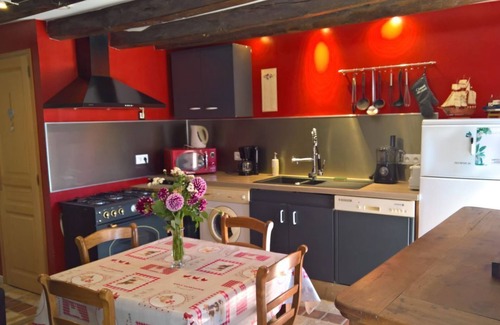 Pleumartin Cottage | Charming gîte 8 minutes from La Roche Posay