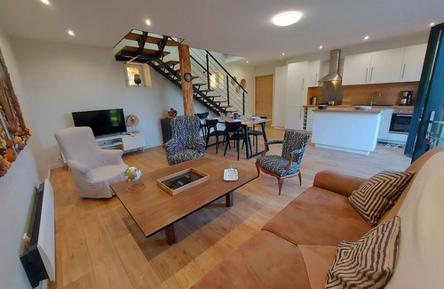 Alexain Cottage | Charming gîte with private pond and fishing, garden, BBQ, fibre, 2 bedrooms - Alexain