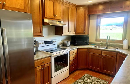 Torrey House | Charming Goose Neck 2-bedroom house in tranquil Torrey with EV