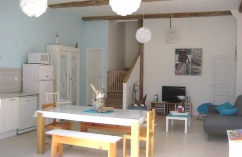 Pomerols Apartment | CHARMING GUEST GARDEN TERRACE SWIMMING POOL, FREE PARKING AND WIFI, BEACHES 8 Km away