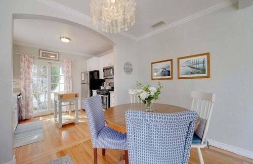 Ocean Beach House | Charming hillside cottage home with Ocean views