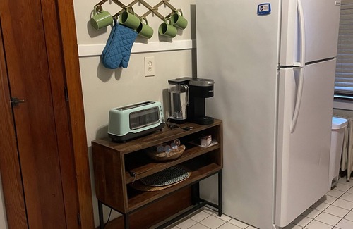 East Dundee Apartment | Charming Historic 2BR/1BA in DOWNTOWN EAST DUNDEE