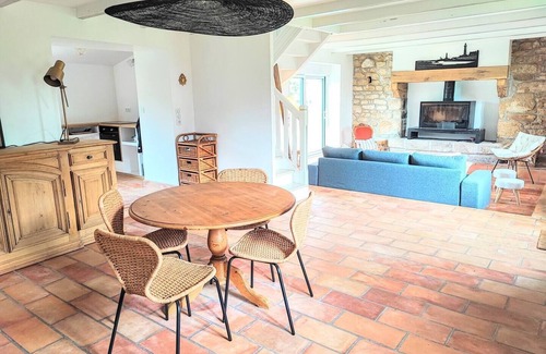 Plomeur Hotel | Charming house 100 mt from the famous "La Torche" beachnn