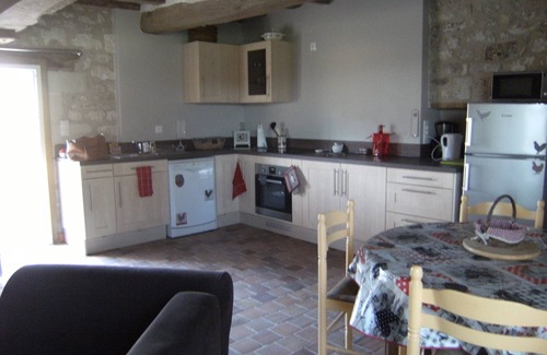 Neuille Cottage | Charming house on the outskirts of the village in an old farmhouse