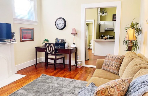 Paris Apartment | Charming & Inviting Apartment in Historic Downtown Paris, Ky.