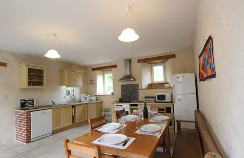 St-Denis-le-Vetu Cottage | Charming Isolated Stone House: Fireplace, Garden, Pet-Friendly, Sleeps 8