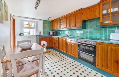 Penrith House | Charming Lake District cottage with beautiful views, parking & EV charger.