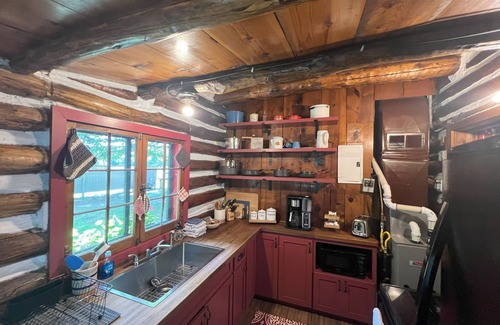 Chippewa Falls Cabin | Charming Lake Wissota Log Cabin